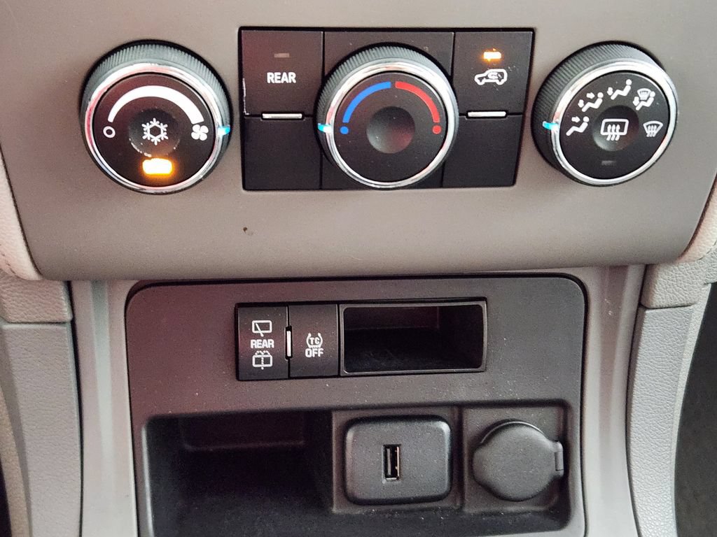 Used 2017 Chevrolet Traverse LS FWD image 23