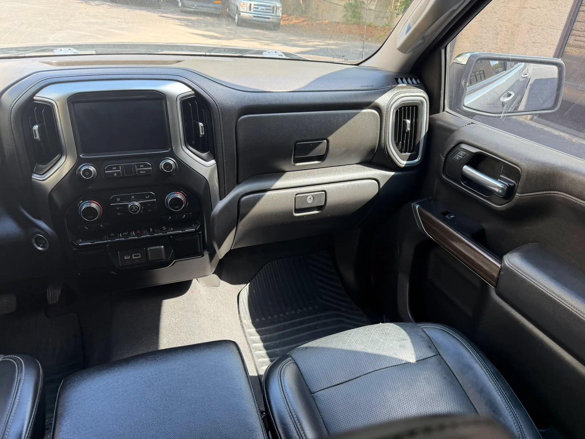Used 2020 Chevrolet Silverado 1500 LT w/ Texas Edition AWD/4WD image 15