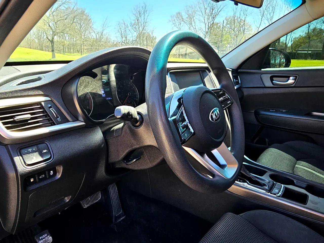 Used 2020 Kia Optima LX FWD image 17