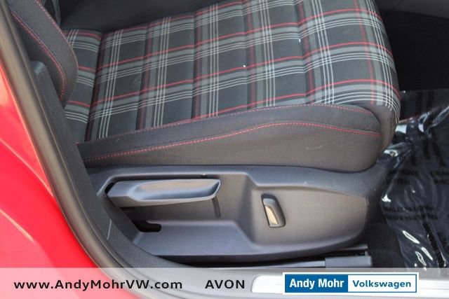 Used 2018 Volkswagen GTI SE FWD image 16