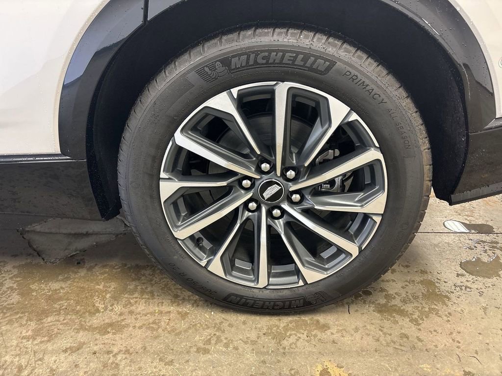 New 2025 Cadillac Lyriq Sport image 38