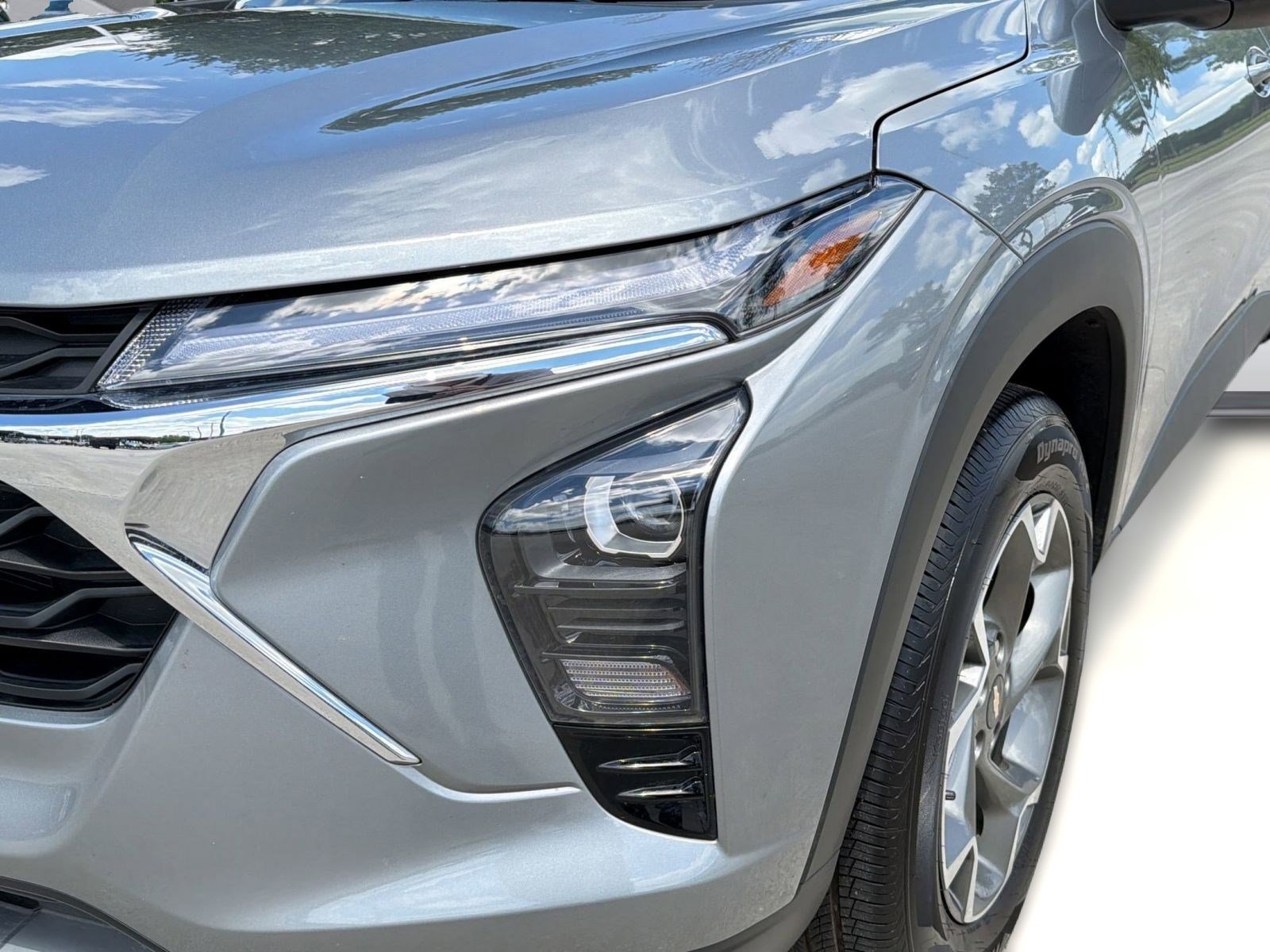 Certified 2025 Chevrolet Trax LT w/ Driver Confidence Package image 11