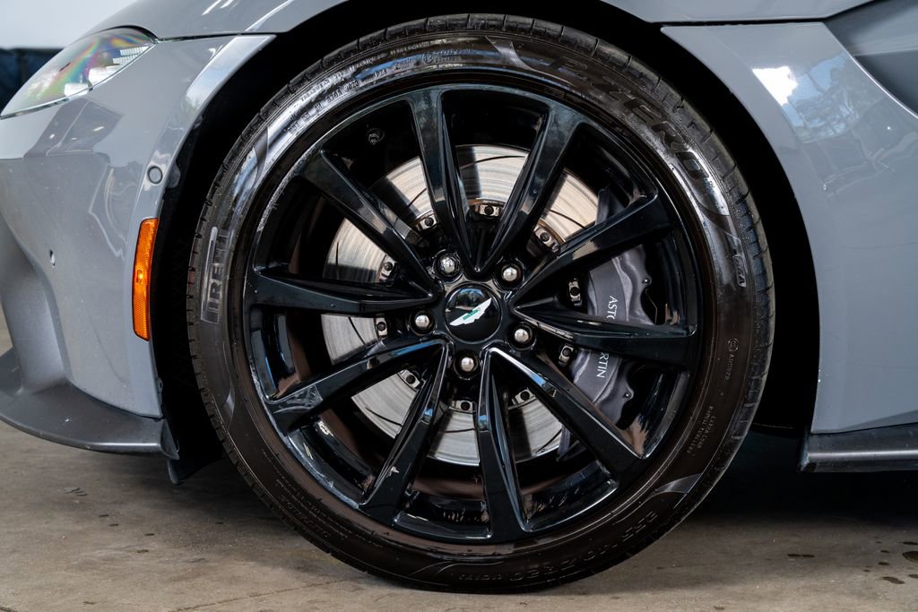 Used 2020 Aston Martin V8 Vantage Coupe image 10