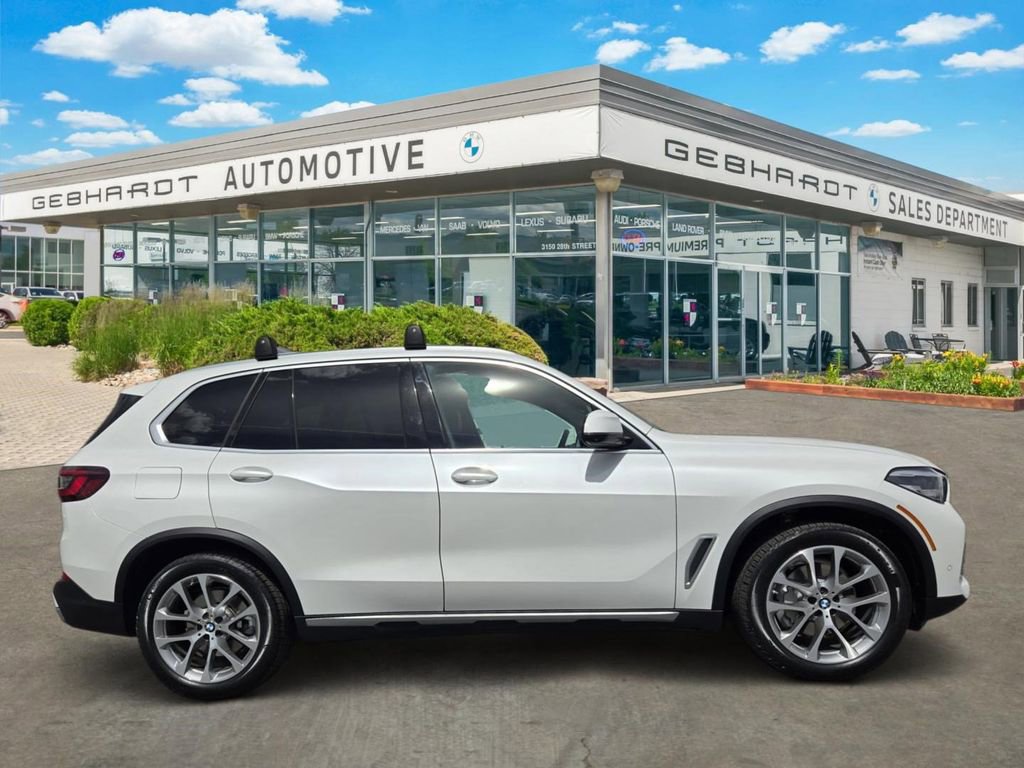 Used 2022 BMW X5 xDrive40i w/ Premium Package image 4