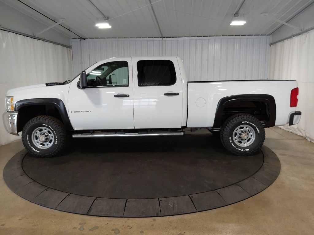 Used 2008 Chevrolet Silverado 2500 W/T AWD/4WD image 2