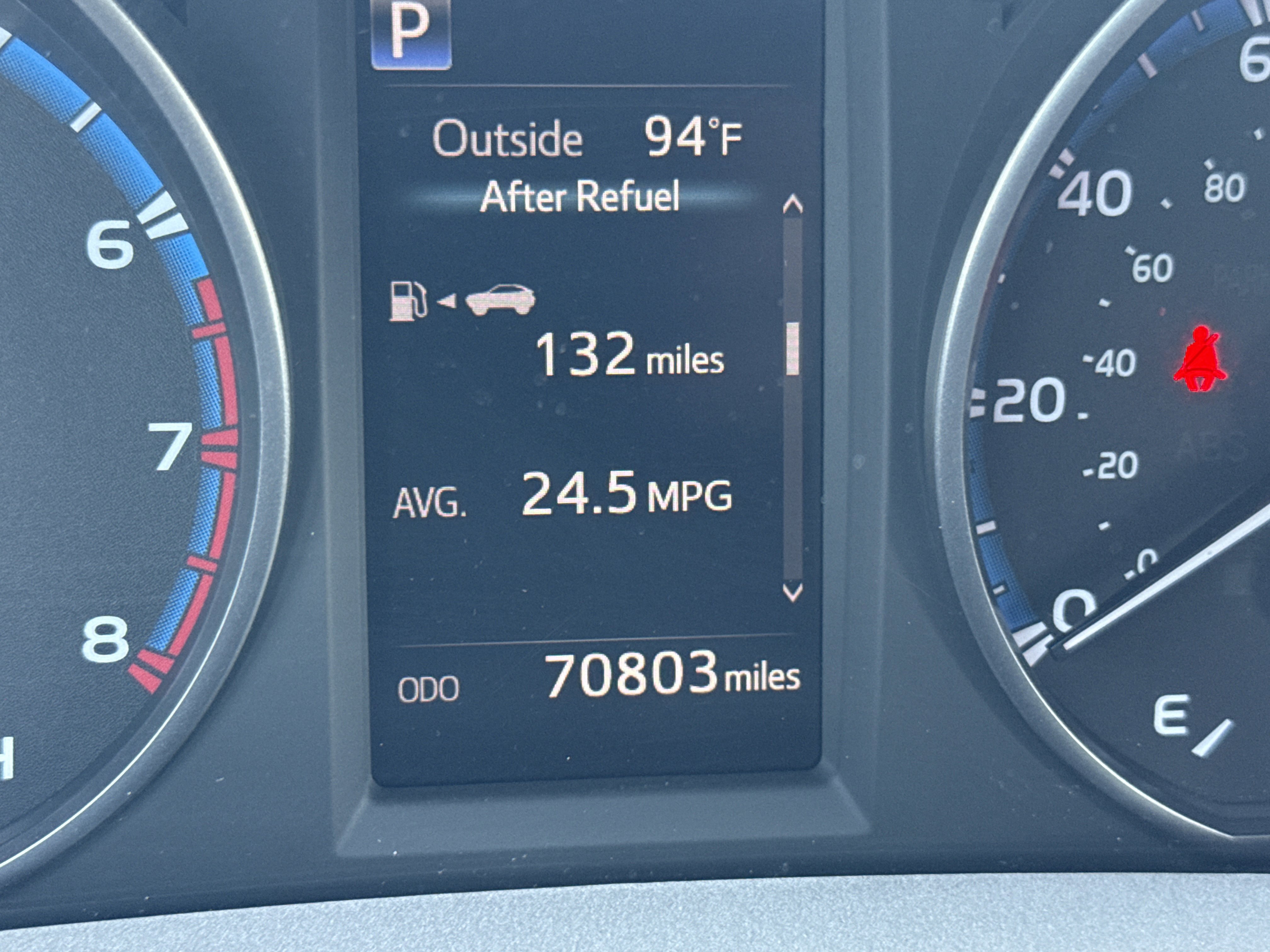 Used 2018 Toyota RAV4 LE w/ All Weather Liner Package AWD/4WD image 16