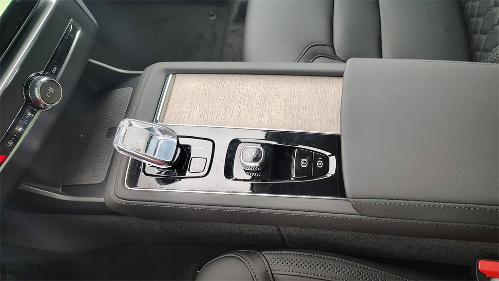 New 2026 Volvo XC90 B6 Plus image 22