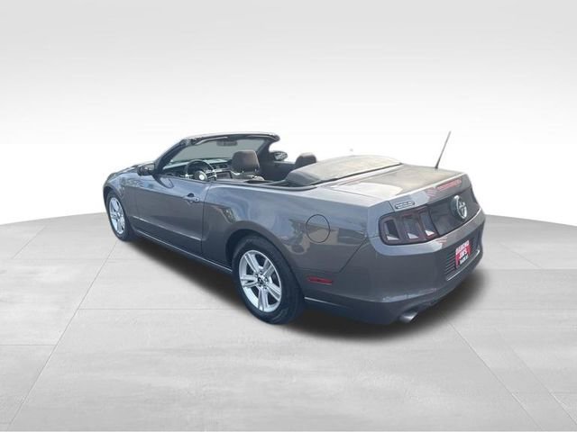 Used 2014 Ford Mustang Convertible RWD image 5