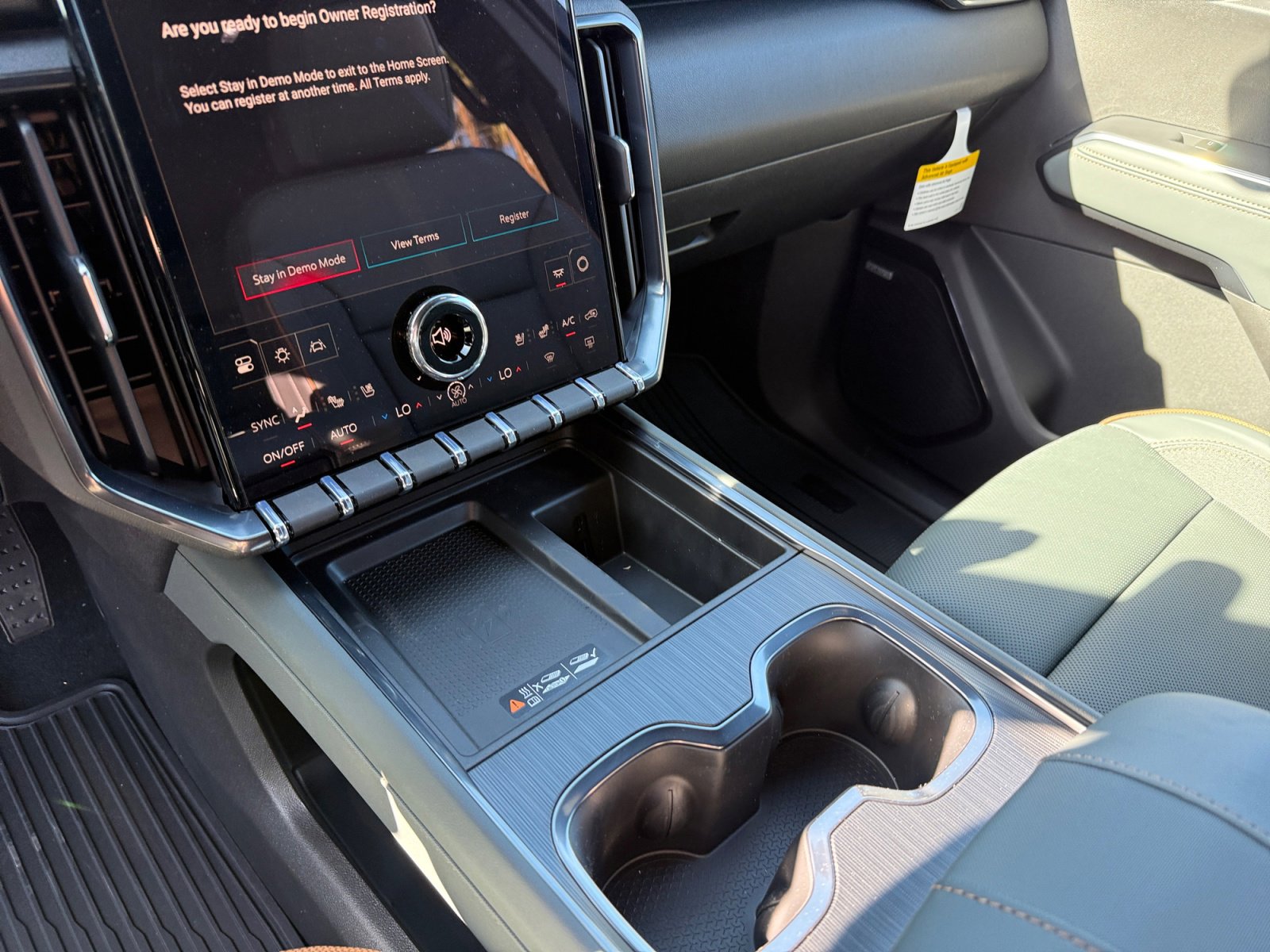 New 2026 GMC Acadia AT4 w/ Luxury Package image 13