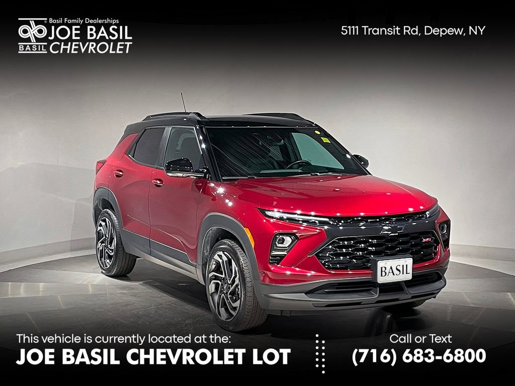 Used 2025 Chevrolet TrailBlazer RS w/ Driver Confidence Package image 1