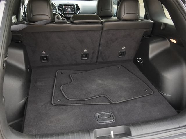 Used 2019 Jeep Cherokee Limited FWD image 13