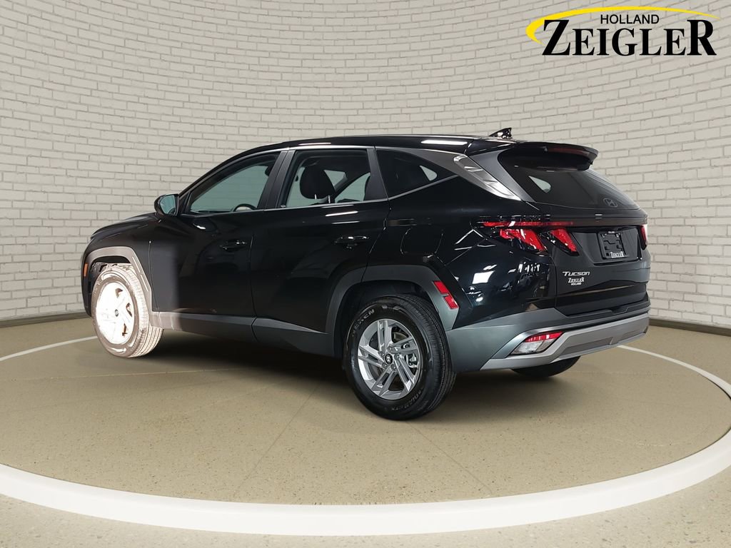 Certified 2025 Hyundai Tucson SE image 7