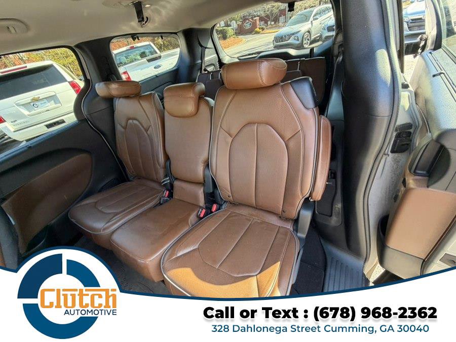 Used 2017 Chrysler Pacifica Limited w/ UConnect Theater Package image 16