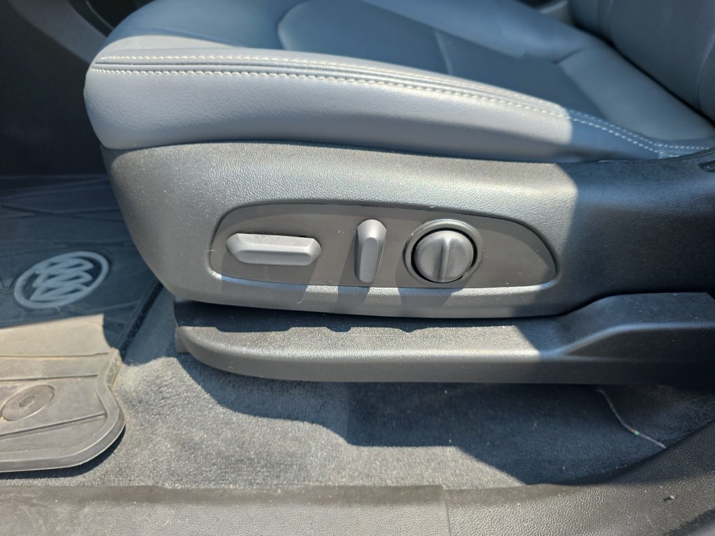 Used 2023 Buick Enclave Essence FWD image 12