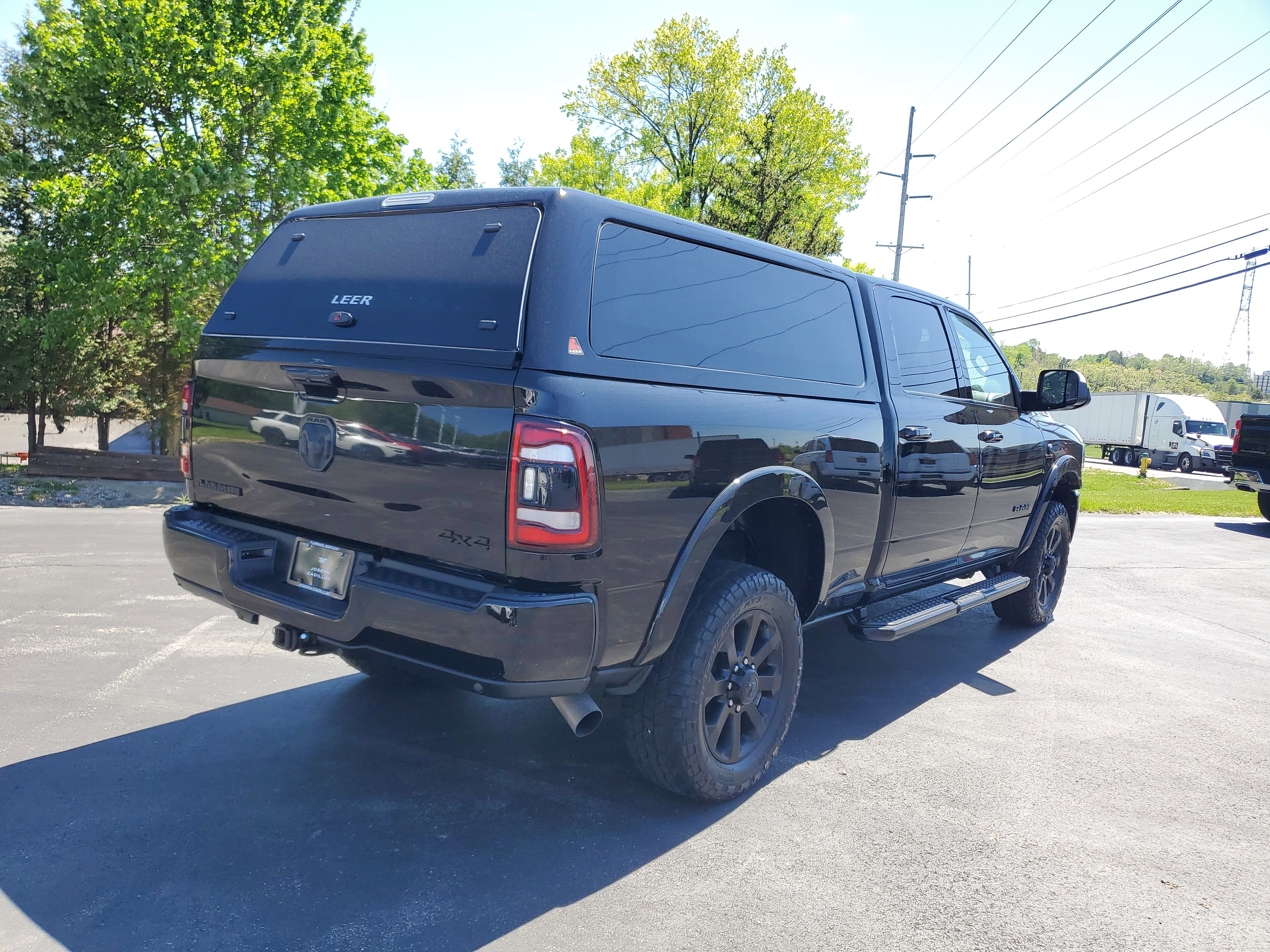 Used 2019 RAM 2500 Laramie w/ Black Appearance Package image 3