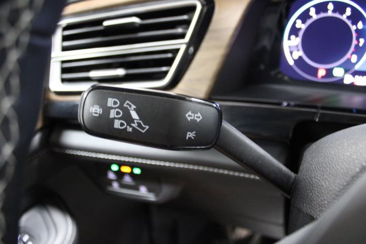 Used 2024 Volkswagen Atlas SE image 29