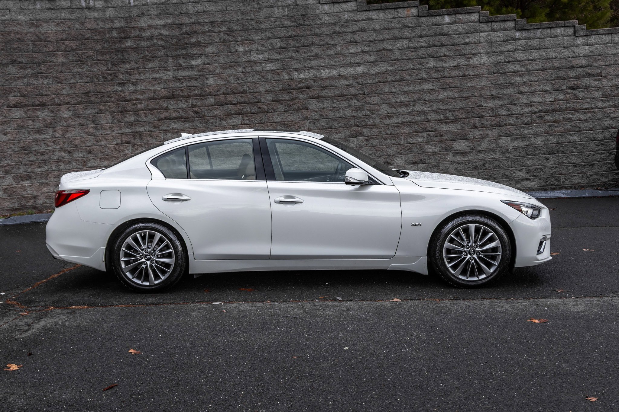 Used 2018 INFINITI Q50 Luxe w/ Sensory Package (Luxe) image 4