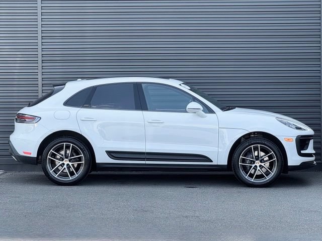 Certified 2026 Porsche Macan AWD/4WD image 8