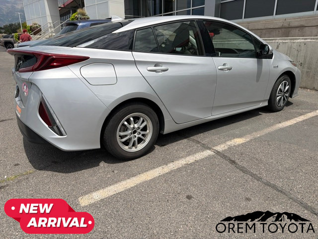 Used 2019 Toyota Prius Prime Plus w/ Carpet Mat Package FWD image 17