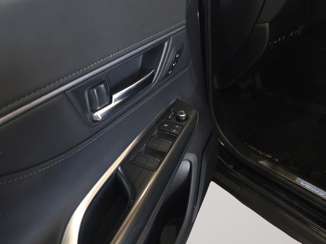 Used 2021 Toyota Venza Limited w/ Advanced Technology Package image 9