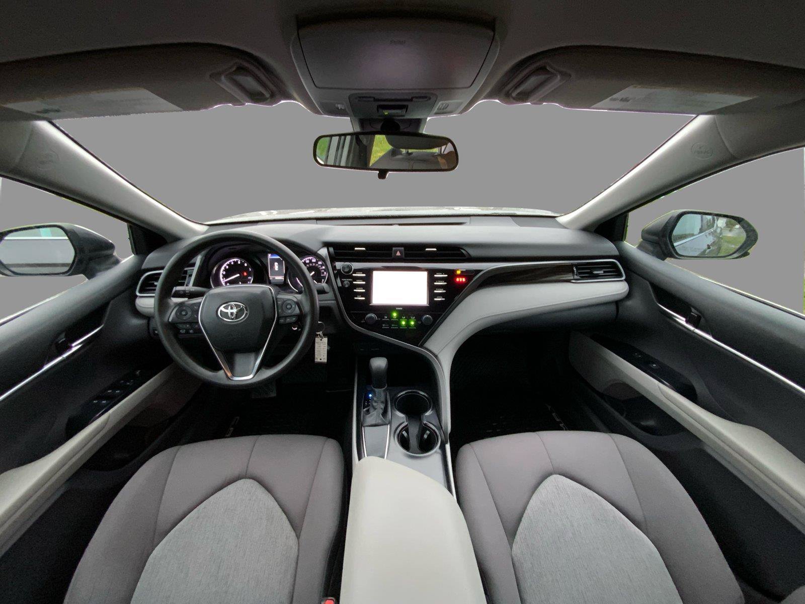 Used 2020 Toyota Camry LE FWD image 21