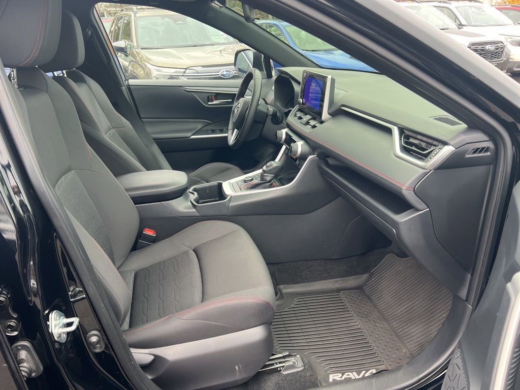 Used 2023 Toyota RAV4 SE image 37