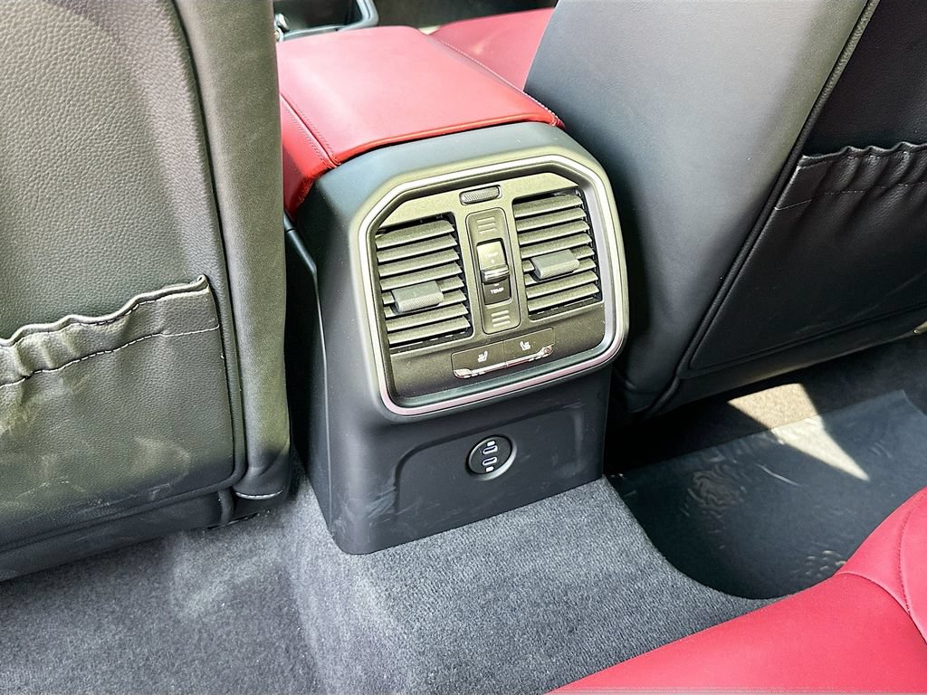 Certified 2026 Porsche Macan Turbo AWD/4WD image 27