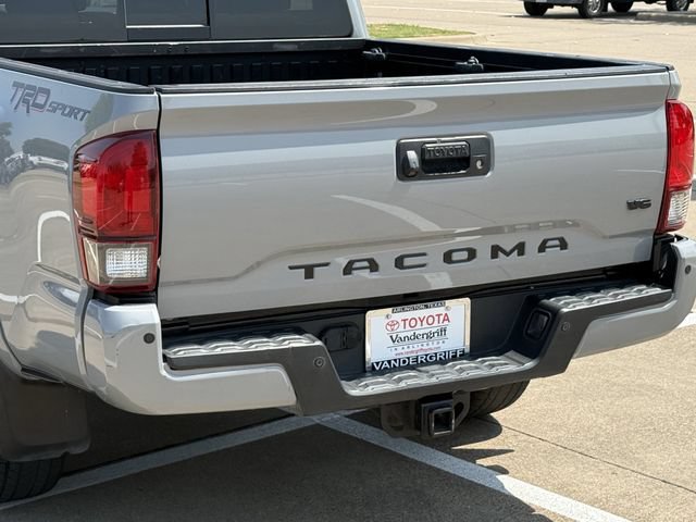 Used 2018 Toyota Tacoma TRD Sport w/ Technology Package RWD image 6