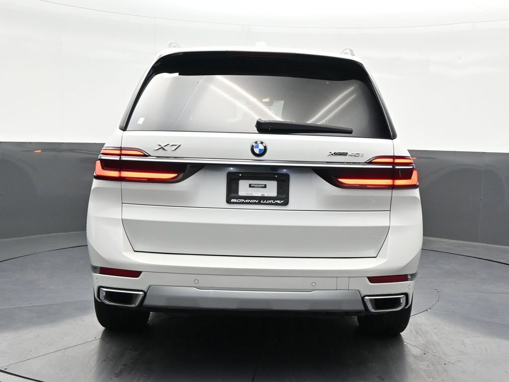 Used 2024 BMW X7 xDrive40i w/ Premium Package image 4
