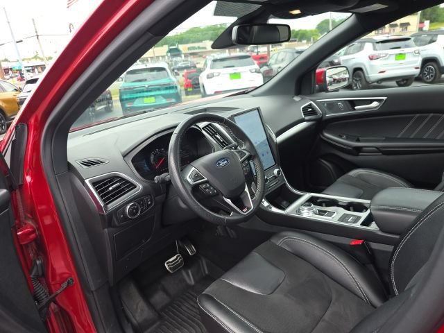 Used 2024 Ford Edge ST w/ Equipment Group 401A AWD/4WD image 16