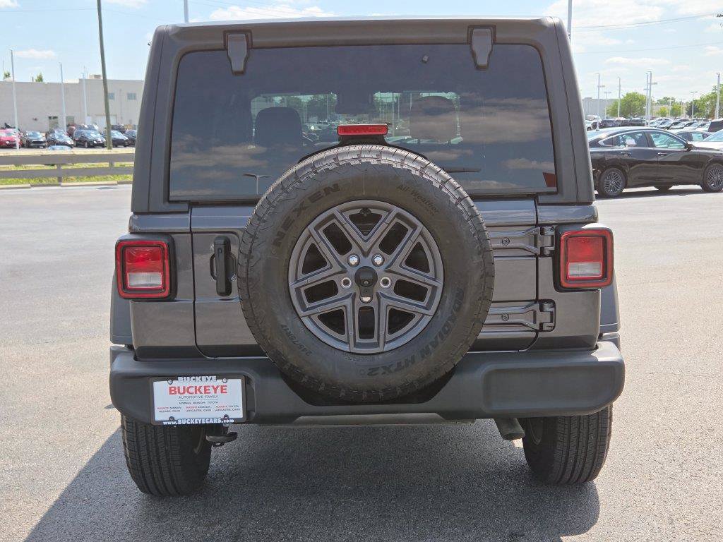 Used 2024 Jeep Wrangler Unlimited Sport AWD/4WD image 12