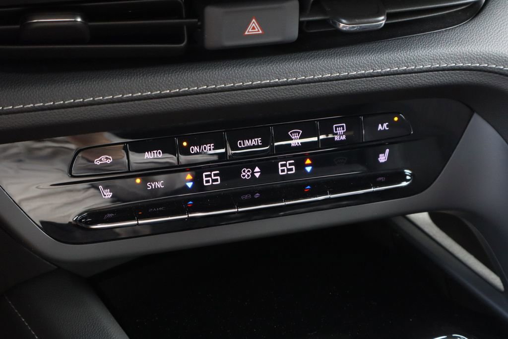 Certified 2023 Buick Envision Preferred w/ Sport Touring Package AWD/4WD image 17