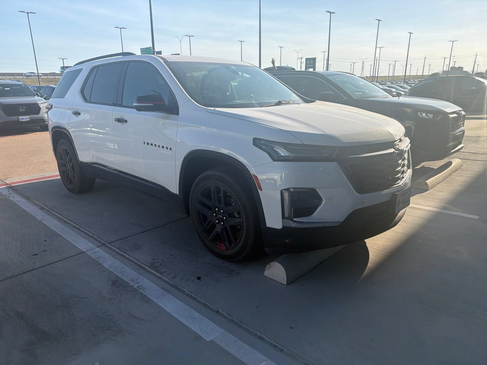Used 2023 Chevrolet Traverse Premier w/ Redline Edition FWD video 3
