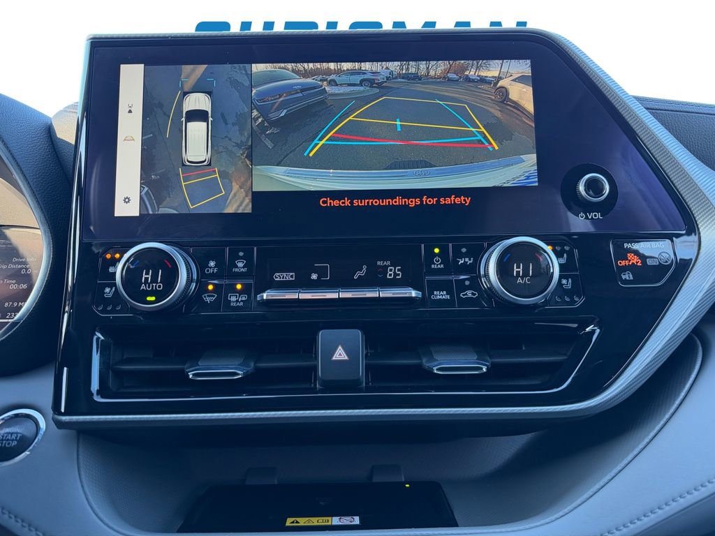 Used 2023 Toyota Highlander Platinum image 25