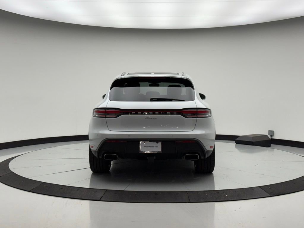 Used 2025 Porsche Macan image 6