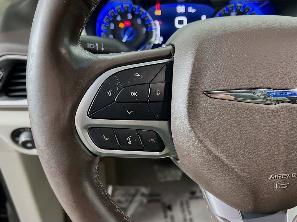 Used 2019 Chrysler Pacifica Touring-L w/ Advanced Safetytec Group FWD image 10