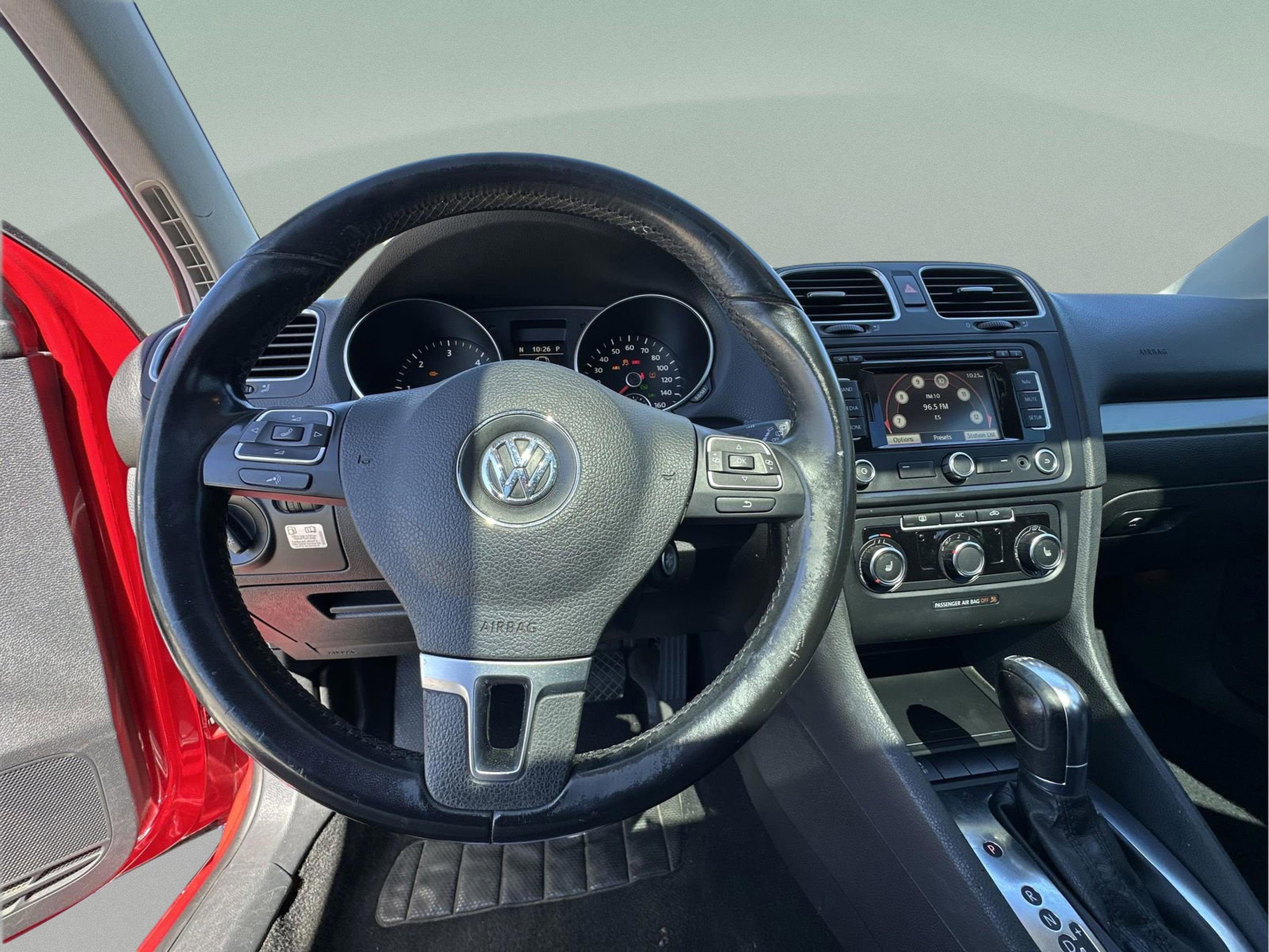 Used 2013 Volkswagen Golf TDI image 11