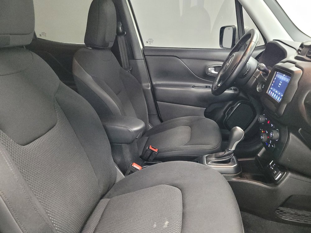 Used 2020 Jeep Renegade Altitude FWD image 21