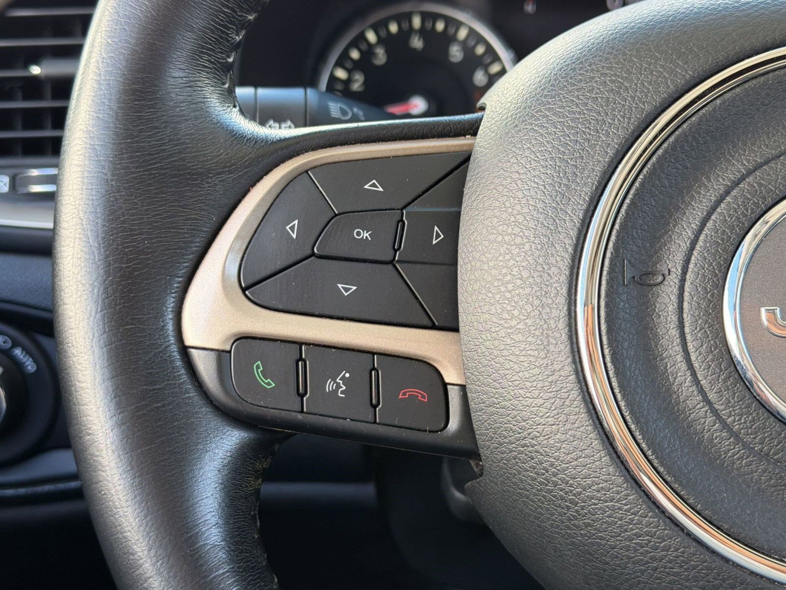 Used 2017 Jeep Renegade Latitude image 16