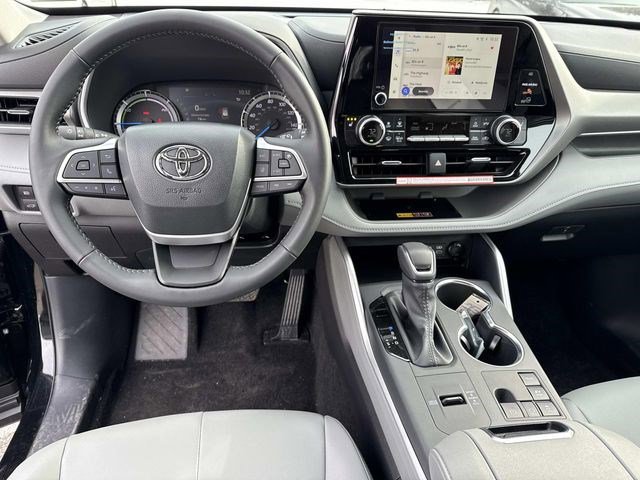 Used 2026 Toyota Highlander XLE image 18