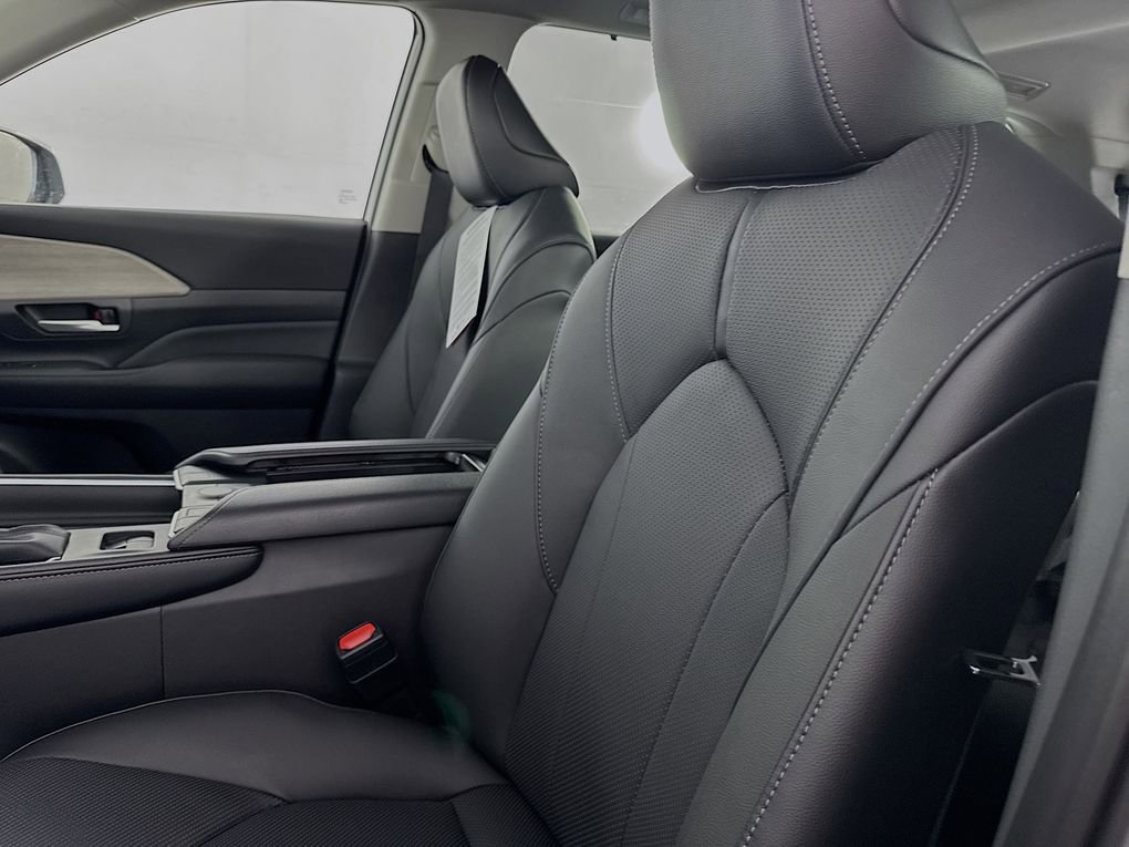 New 2026 Toyota Grand Highlander Limited image 32