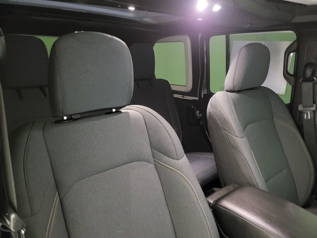 Used 2025 Jeep Wrangler Sport S image 35