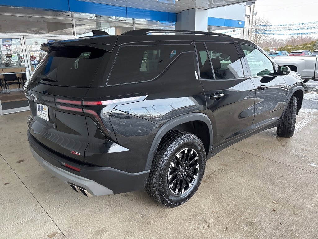 Used 2024 Chevrolet Traverse Z71 image 5