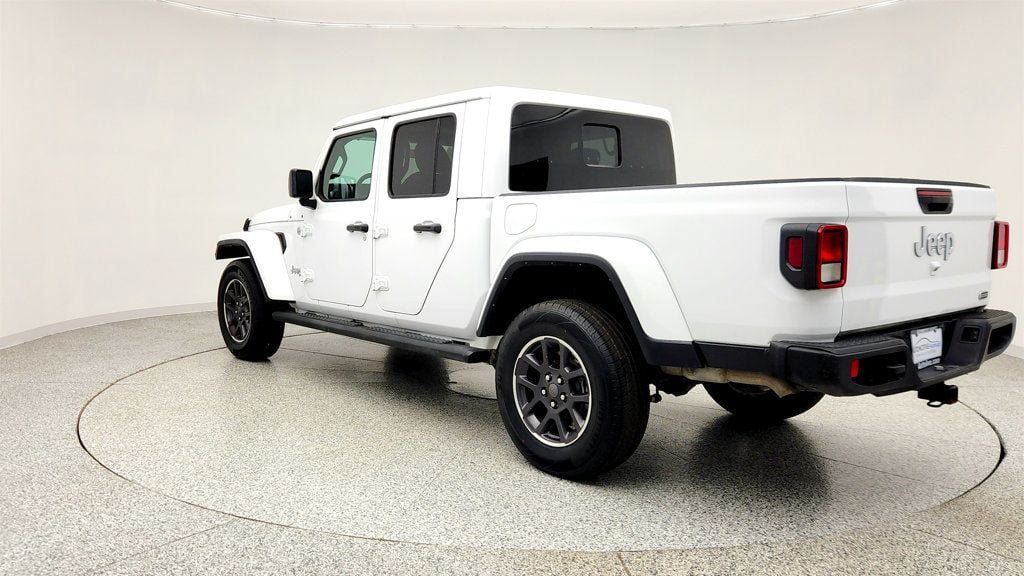 Used 2023 Jeep Gladiator Overland AWD/4WD image 7