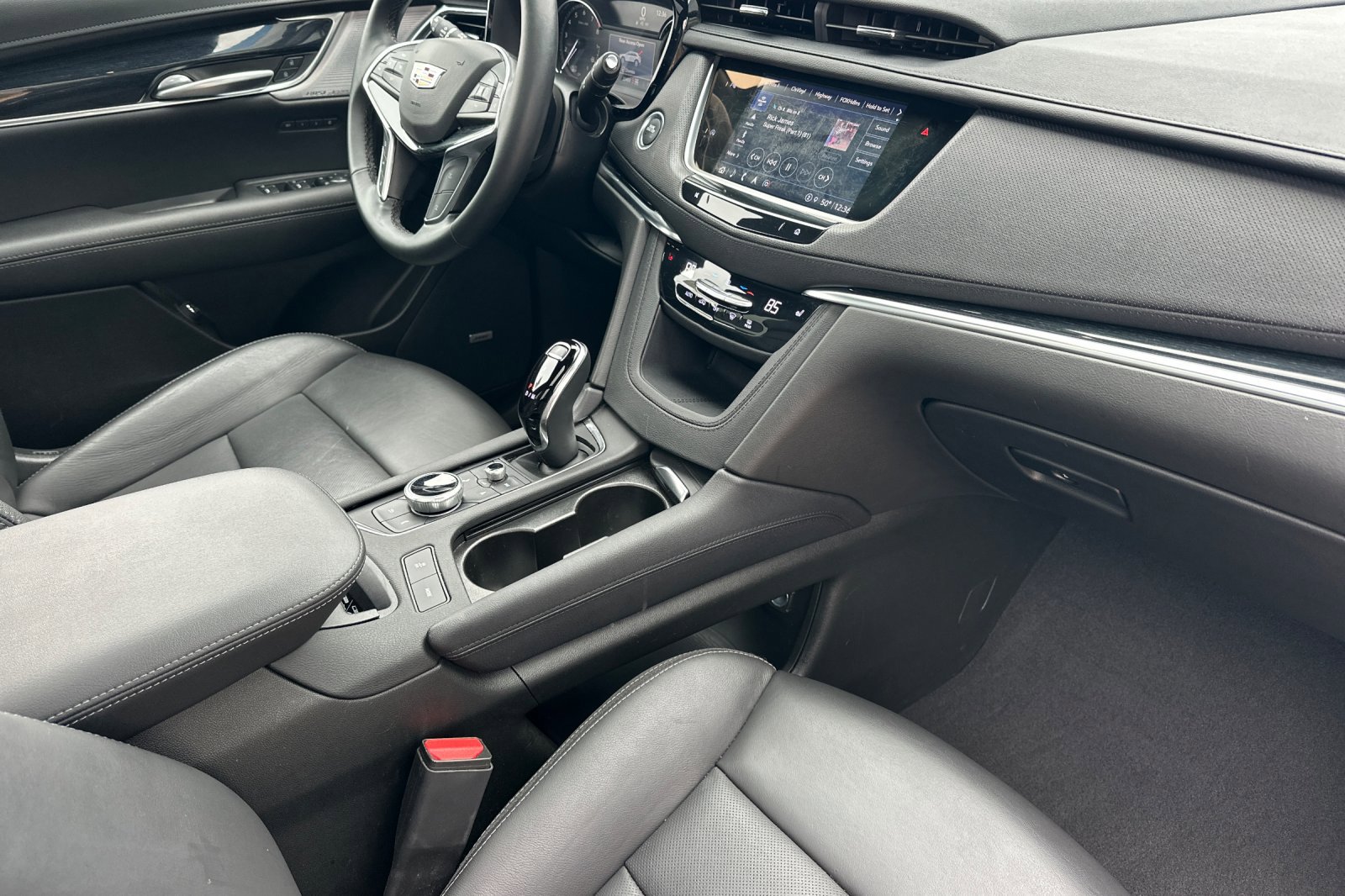 Certified 2025 Cadillac XT5 Premium Luxury image 16