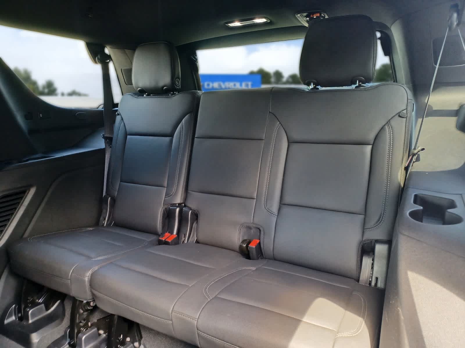 Used 2023 Chevrolet Tahoe Z71 w/ Z71 Off-Road Package AWD/4WD image 23