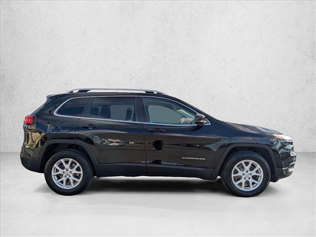 Used 2018 Jeep Cherokee Latitude Plus w/ Cold Weather Group image 3