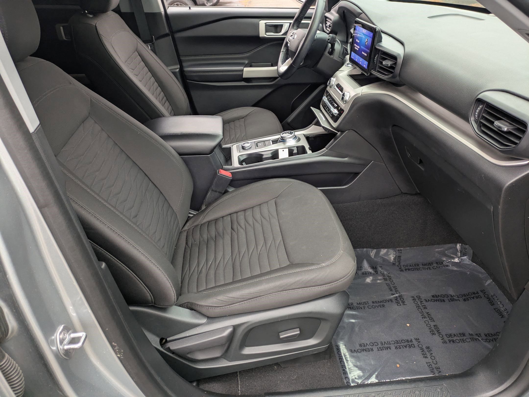 Used 2021 Ford Explorer XLT image 23