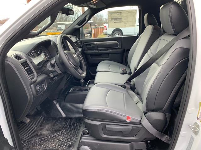 Used 2024 RAM 3500 Tradesman AWD/4WD image 2