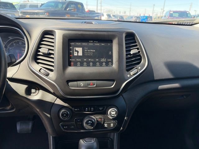 Used 2020 Jeep Cherokee Latitude Plus w/ Cold Weather Group FWD image 48